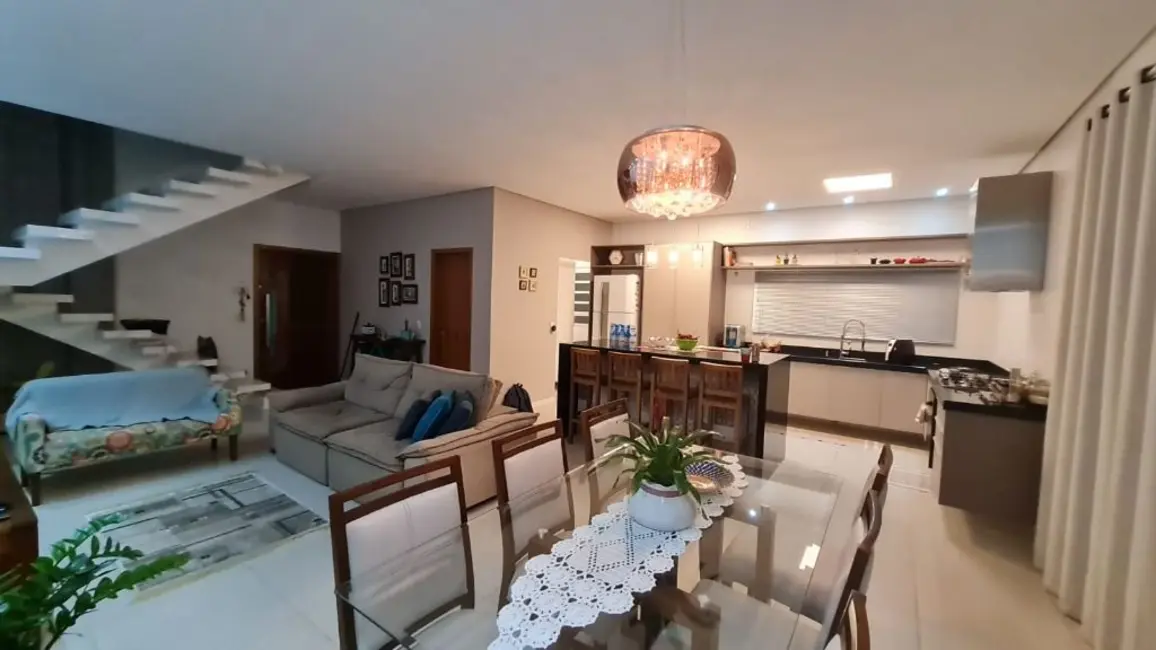 Foto 1 de Casa com 2 quartos à venda, 250m2 em Itupeva - SP