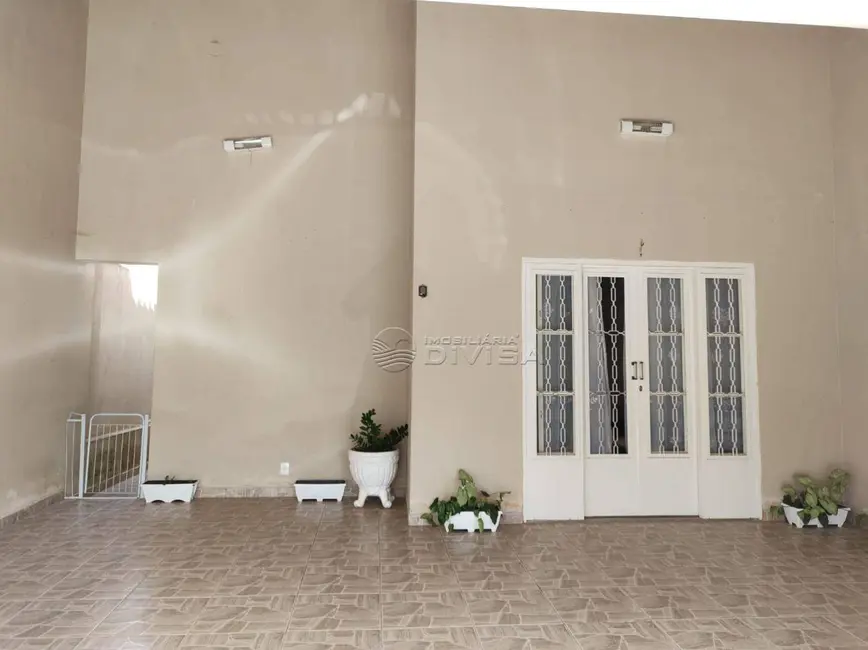 Foto 3 de Casa com 2 quartos à venda, 175m2 em Elias Fausto - SP