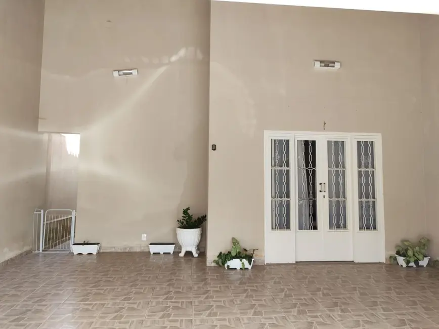 Foto 3 de Casa com 2 quartos à venda, 175m2 em Elias Fausto - SP