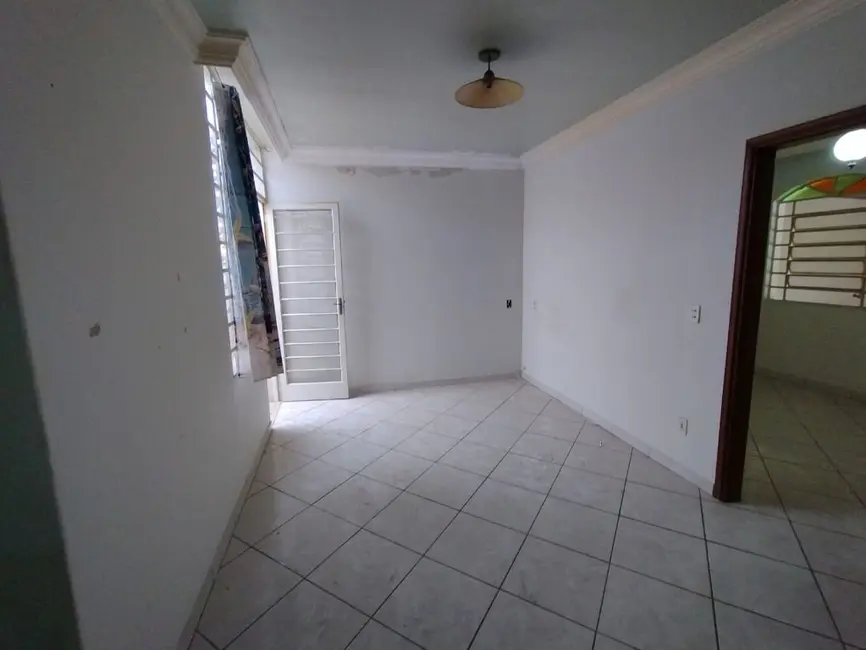 Casa com 3 quartos à venda, 300m2 em Vila Nova Esperia, Jundiai - SP - imagem 8 Foto 8 de Casa com 3 quartos à venda, 300m2 em Vila Nova Esperia, Jundiai - SP