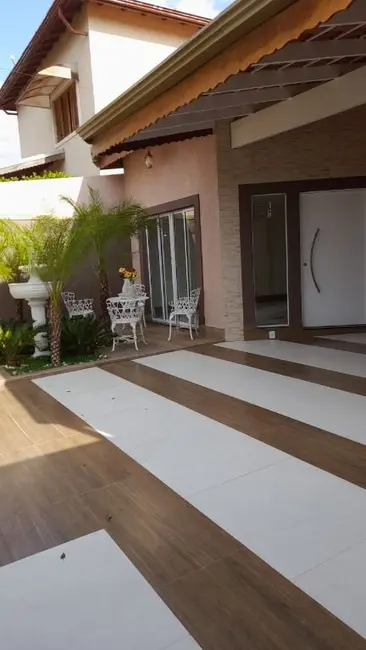 Casa com 3 quartos à venda e para alugar, 250m2 em Itupeva - SP - imagem 2 Foto 2 de Casa com 3 quartos à venda e para alugar, 250m2 em Itupeva - SP