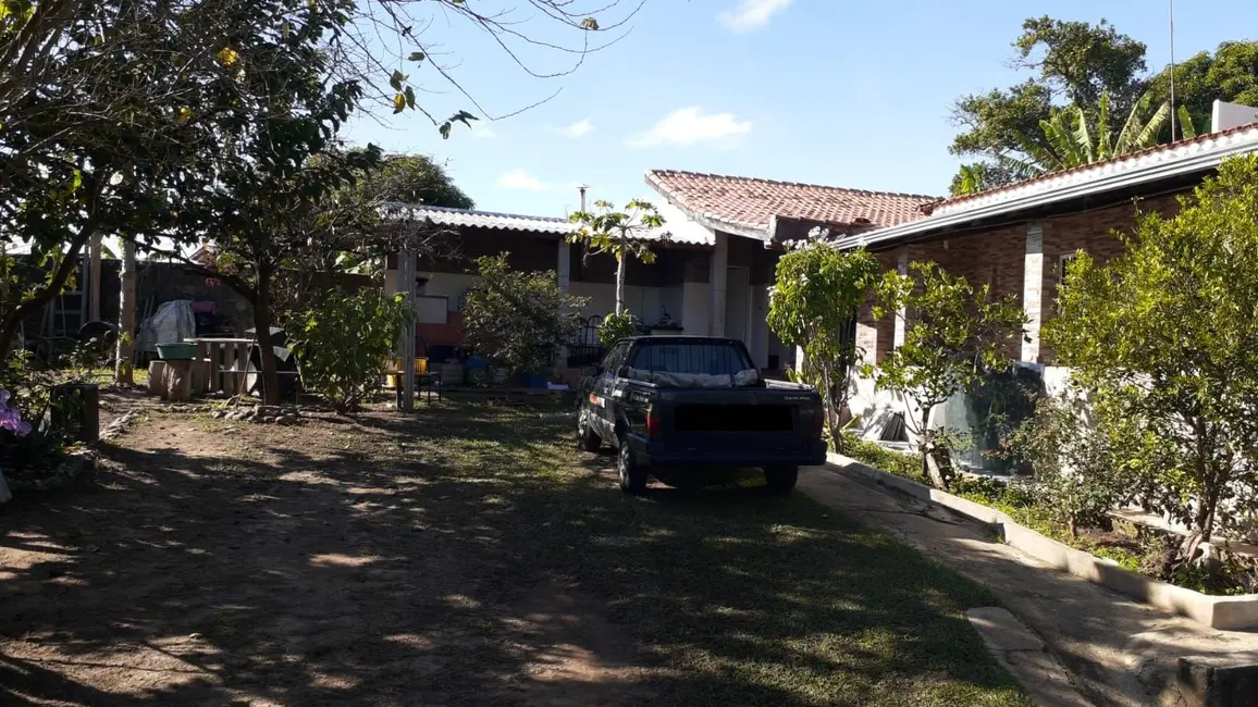 Chácara com 3 quartos à venda, 1040m2 em Elias Fausto - SP - imagem 3 Foto 3 de Chácara com 3 quartos à venda, 1040m2 em Elias Fausto - SP