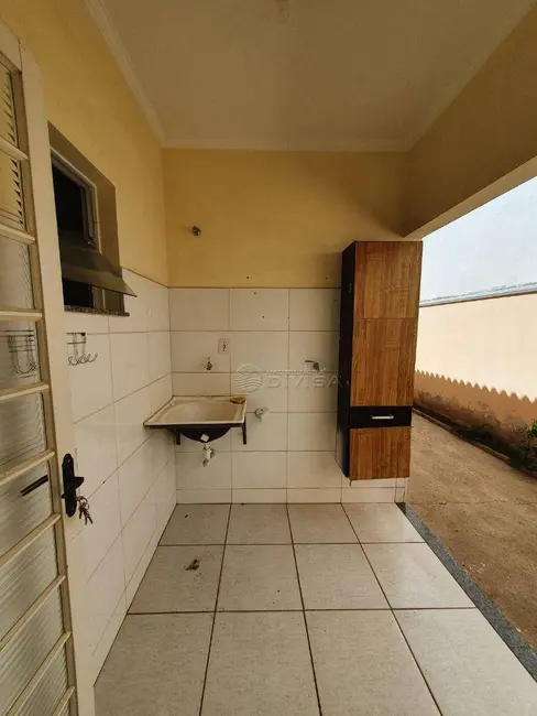 Casa com 2 quartos à venda, 175m2 em Elias Fausto - SP - imagem 6 Foto 6 de Casa com 2 quartos à venda, 175m2 em Elias Fausto - SP