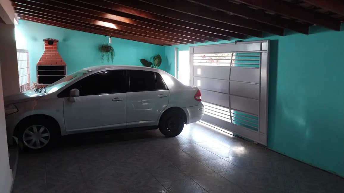 Casa com 3 quartos à venda, 250m2 em Elias Fausto - SP - imagem 3 Foto 3 de Casa com 3 quartos à venda, 250m2 em Elias Fausto - SP