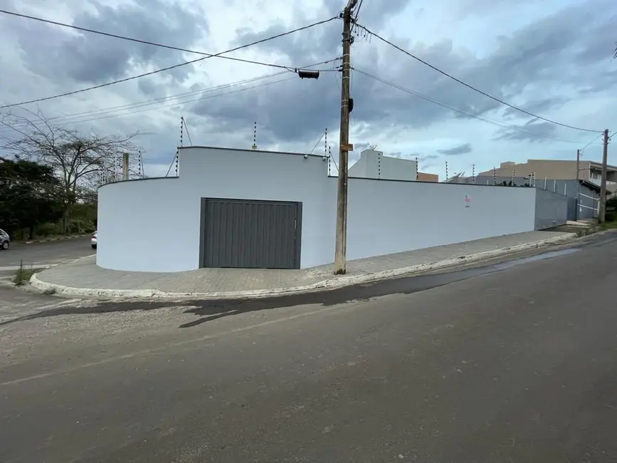 Foto 1 de Casa com 2 quartos à venda, 216m2 em Elias Fausto - SP