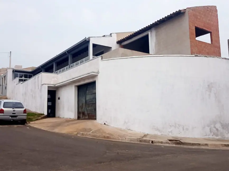 Foto 1 de Sobrado com 4 quartos à venda, 225m2 em Elias Fausto - SP