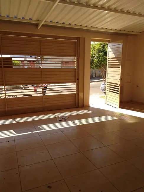 Foto 5 de Casa com 3 quartos à venda, 200m2 em Elias Fausto - SP