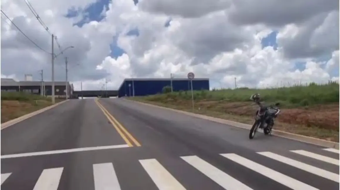 Foto 3 de Sala Comercial à venda, 2057m2 em Itupeva - SP