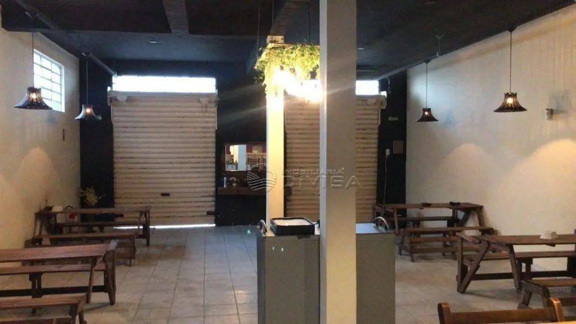 Foto 2 de Sala Comercial à venda, 250m2 em Itupeva - SP