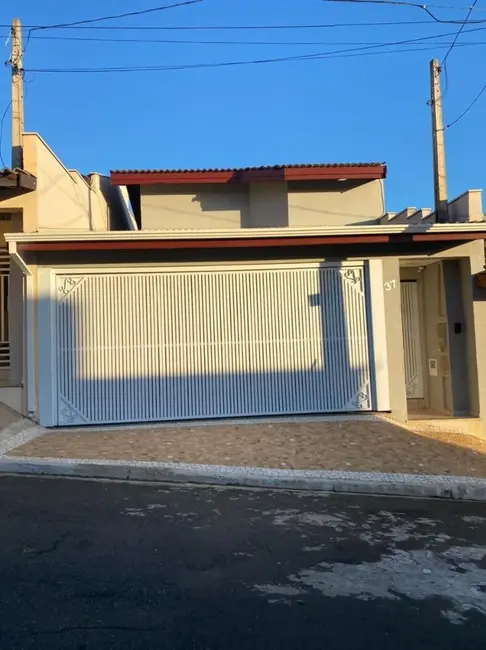 Foto 1 de Casa com 3 quartos à venda, 150m2 em Capivari - SP