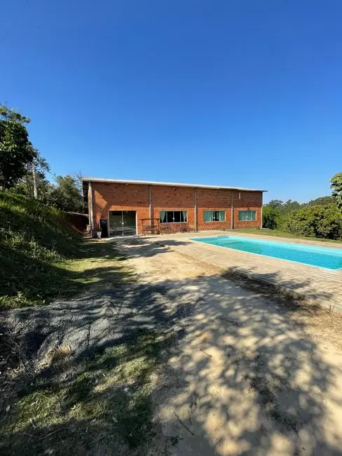 Foto 2 de Chácara com 4 quartos para alugar, 1500m2 em Elias Fausto - SP