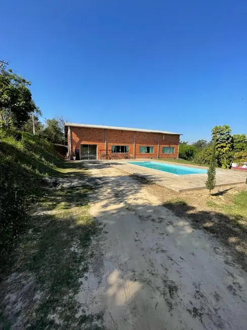 Foto 1 de Chácara com 4 quartos para alugar, 1500m2 em Elias Fausto - SP