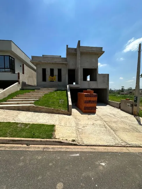 Foto 1 de Casa com 3 quartos à venda, 300m2 em Salto - SP