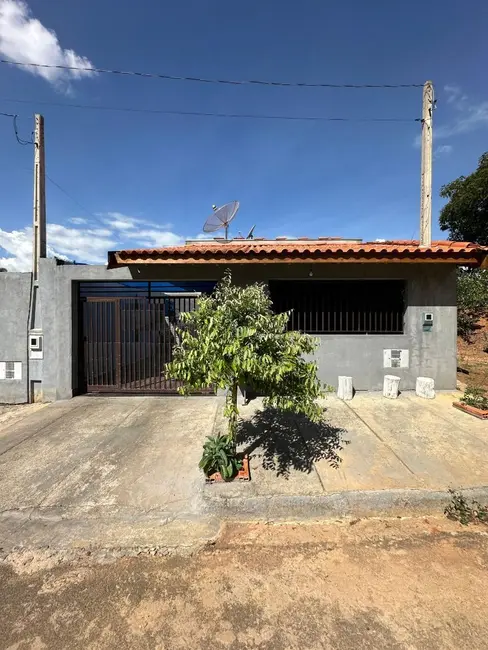 Foto 2 de Casa com 2 quartos à venda, 200m2 em Elias Fausto - SP