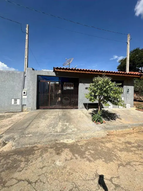 Foto 1 de Casa com 2 quartos à venda, 200m2 em Elias Fausto - SP