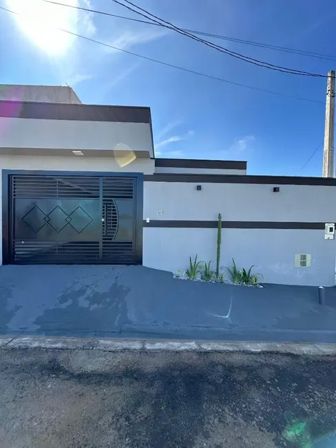 Foto 2 de Casa com 3 quartos à venda, 190m2 em Elias Fausto - SP