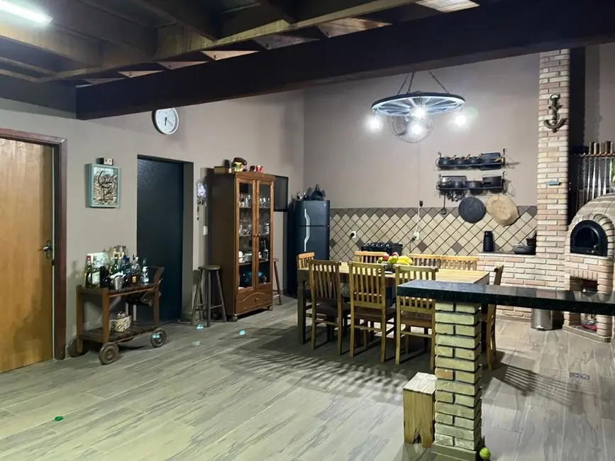 Casa com 3 quartos à venda, 250m2 em Itupeva - SP - imagem 2 Foto 2 de Casa com 3 quartos à venda, 250m2 em Itupeva - SP