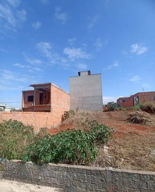 Foto 1 de Terreno / Lote à venda, 180m2 em Monte Mor - SP
