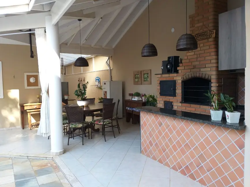 Casa de Condomínio com 3 quartos à venda, 350m2 em Jardim Amstalden Residence, Indaiatuba - SP - imagem 2 Foto 2 de Casa de Condomínio com 3 quartos à venda, 350m2 em Jardim Amstalden Residence, Indaiatuba - SP