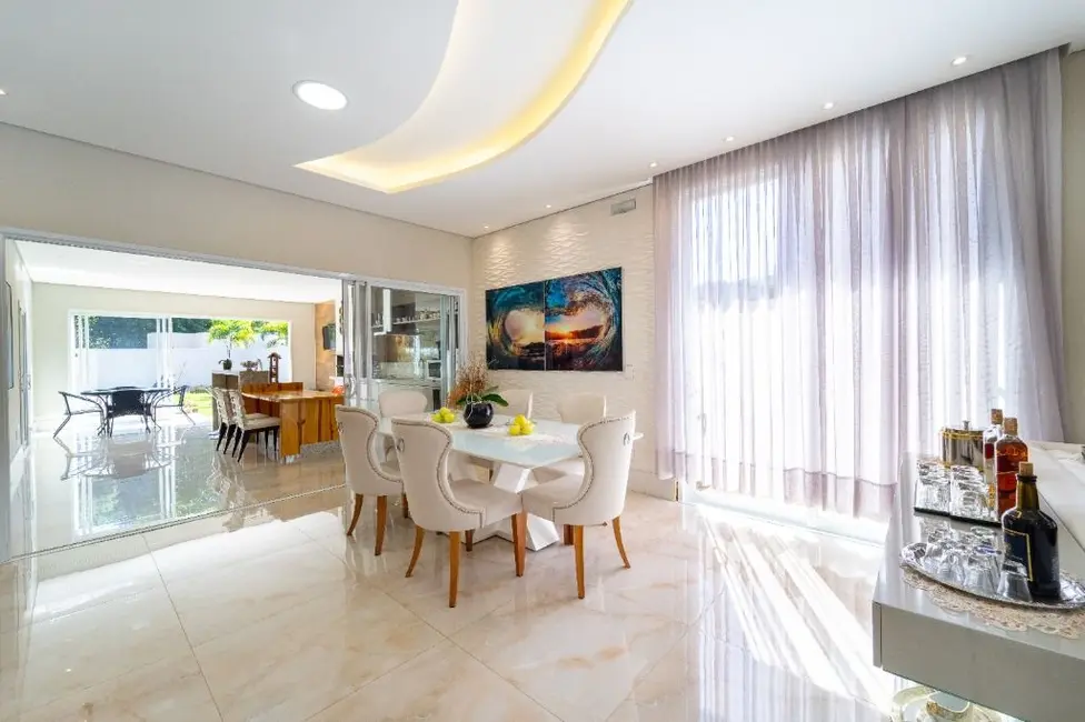 Foto 8 de Casa de Condomínio com 3 quartos à venda, 487m2 em Louveira - SP