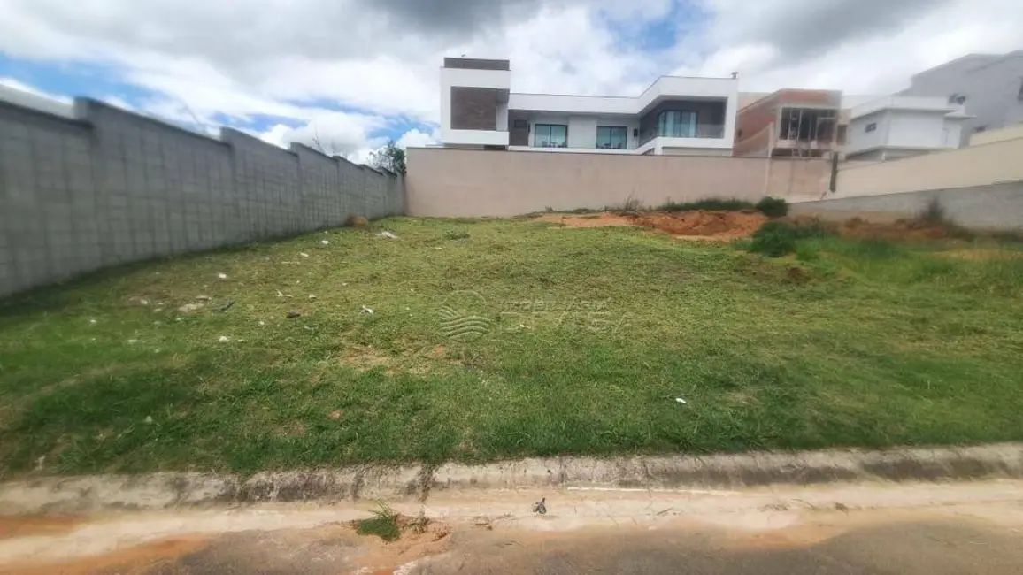 Foto 1 de Terreno / Lote à venda, 312m2 em Itupeva - SP