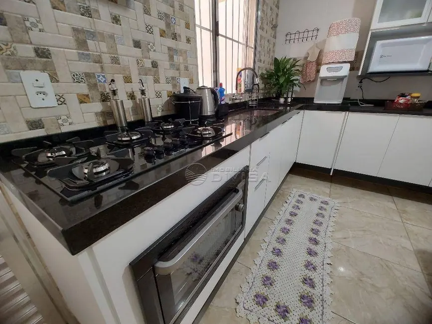 Foto 3 de Casa com 4 quartos à venda, 150m2 em Itupeva - SP