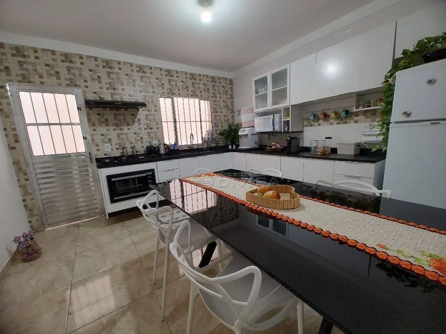 Foto 1 de Casa com 4 quartos à venda, 150m2 em Itupeva - SP