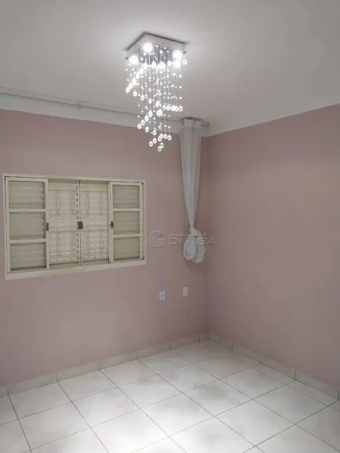 Casa com 3 quartos à venda, 200m2 em Elias Fausto - SP - imagem 8 Foto 8 de Casa com 3 quartos à venda, 200m2 em Elias Fausto - SP