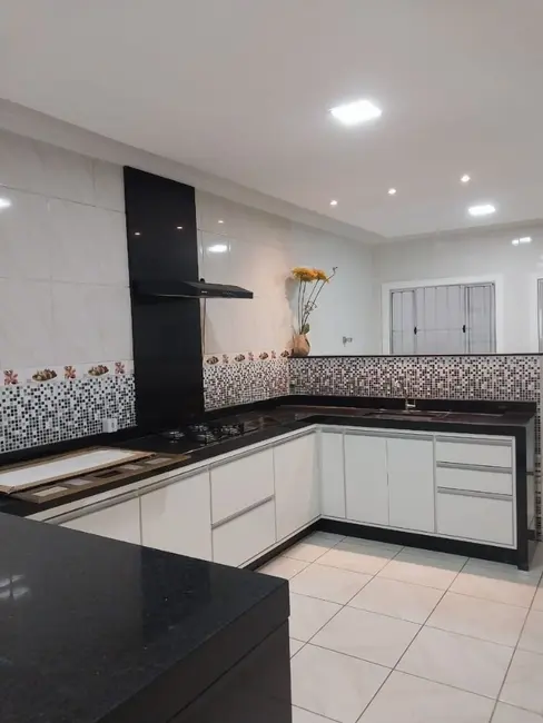 Foto 7 de Casa com 3 quartos à venda, 200m2 em Elias Fausto - SP