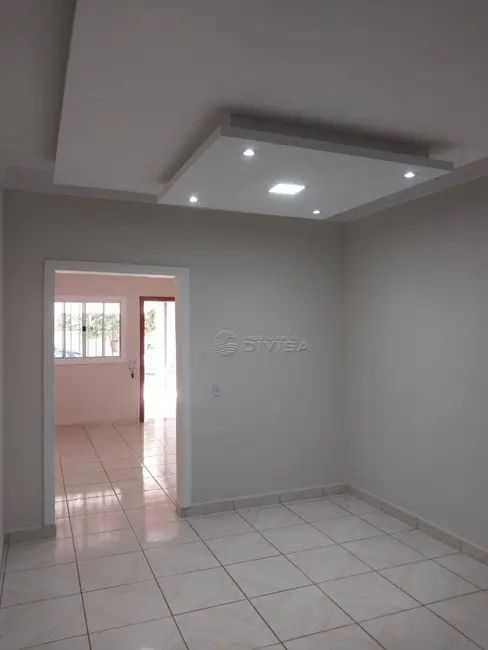 Casa com 3 quartos à venda, 200m2 em Elias Fausto - SP - imagem 4 Foto 4 de Casa com 3 quartos à venda, 200m2 em Elias Fausto - SP