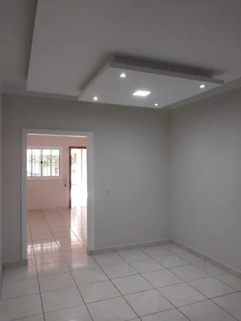 Foto 3 de Casa com 3 quartos à venda, 200m2 em Elias Fausto - SP