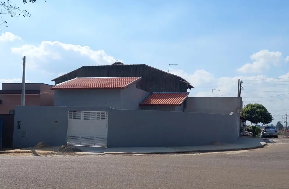 Foto 1 de Casa com 2 quartos à venda, 150m2 em Elias Fausto - SP