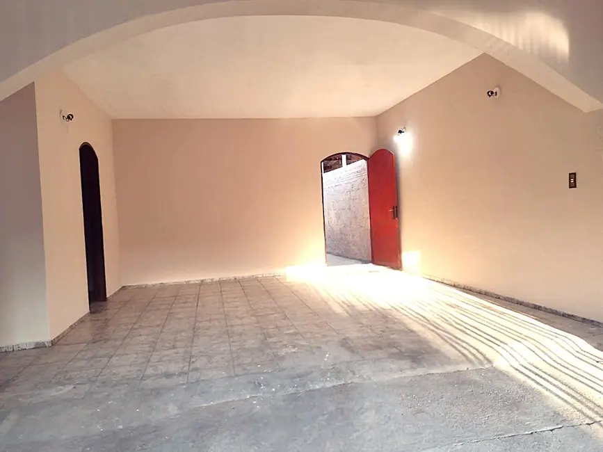 Casa com 3 quartos à venda, 378m2 em Elias Fausto - SP - imagem 8 Foto 8 de Casa com 3 quartos à venda, 378m2 em Elias Fausto - SP