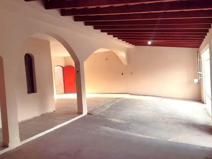 Casa com 3 quartos à venda, 378m2 em Elias Fausto - SP - imagem 5 Foto 5 de Casa com 3 quartos à venda, 378m2 em Elias Fausto - SP