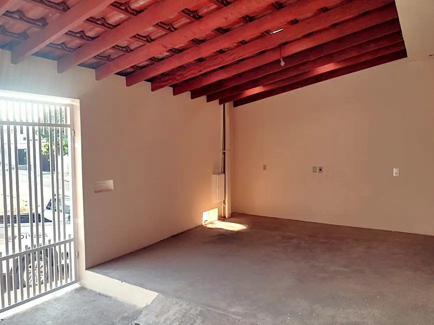 Casa com 3 quartos à venda, 378m2 em Elias Fausto - SP - imagem 2 Foto 2 de Casa com 3 quartos à venda, 378m2 em Elias Fausto - SP