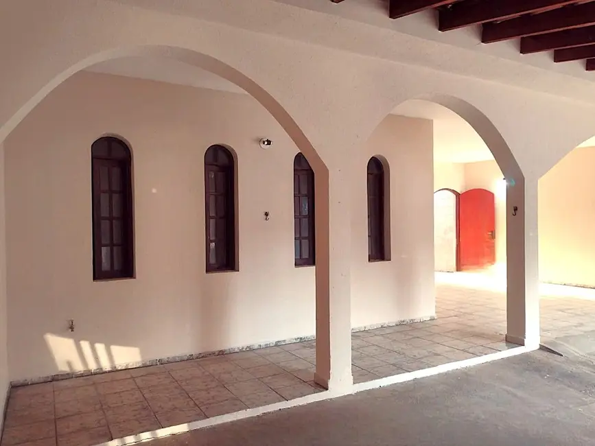 Casa com 3 quartos à venda, 378m2 em Elias Fausto - SP - imagem 6 Foto 6 de Casa com 3 quartos à venda, 378m2 em Elias Fausto - SP