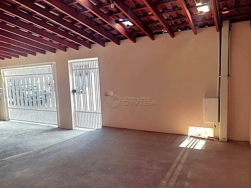 Casa com 3 quartos à venda, 378m2 em Elias Fausto - SP - imagem 3 Foto 3 de Casa com 3 quartos à venda, 378m2 em Elias Fausto - SP