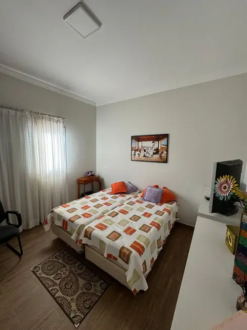 Foto 9 de Casa com 3 quartos à venda, 257m2 em Elias Fausto - SP