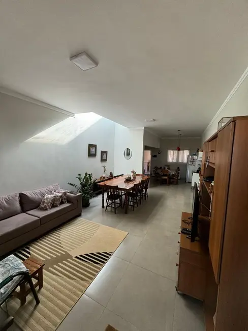 Foto 3 de Casa com 3 quartos à venda, 257m2 em Elias Fausto - SP