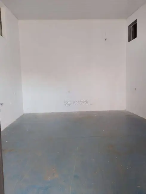 Foto 6 de Armazém / Galpão à venda, 1237m2 em Elias Fausto - SP