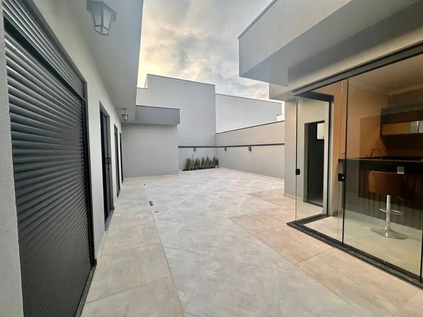Foto 2 de Casa com 3 quartos à venda, 300m2 em Indaiatuba - SP