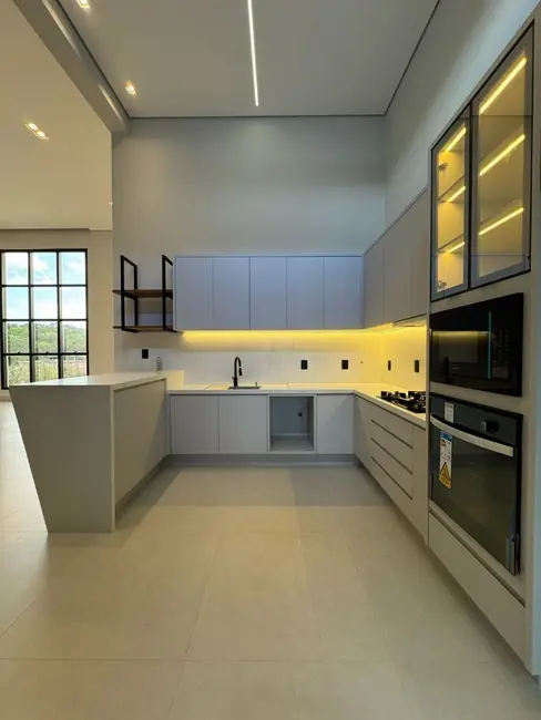 Foto 2 de Casa com 3 quartos à venda, 300m2 em Indaiatuba - SP