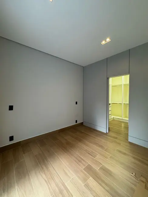 Foto 9 de Casa com 3 quartos à venda, 300m2 em Indaiatuba - SP