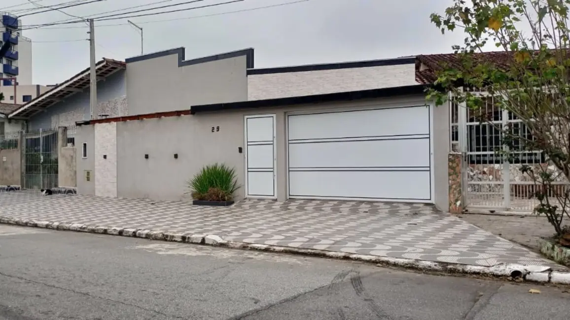Foto 1 de Casa com 2 quartos à venda, 130m2 em Praia Grande - SP
