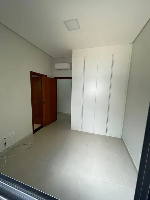 Foto 2 de Casa com 3 quartos à venda, 250m2 em Jardim Residencial Viena, Indaiatuba - SP