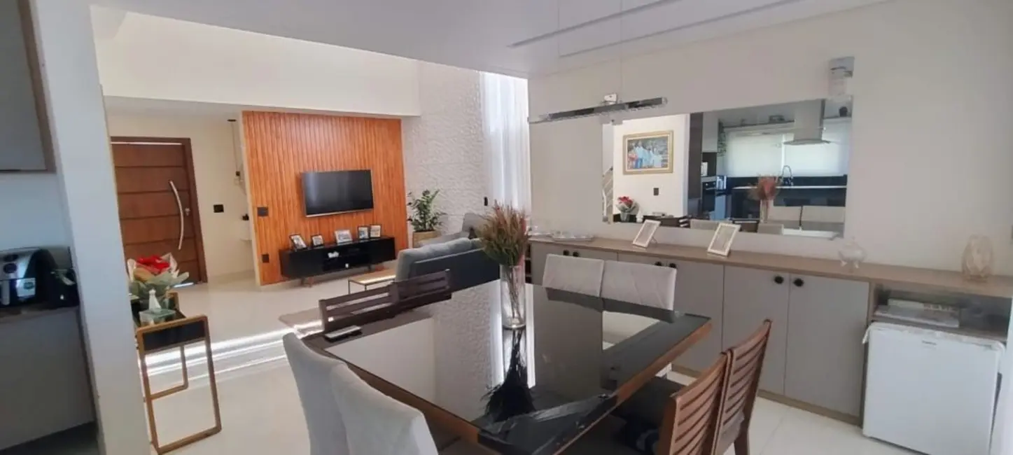 Casa com 3 quartos à venda, 300m2 em Itupeva - SP - imagem 2 Foto 2 de Casa com 3 quartos à venda, 300m2 em Itupeva - SP