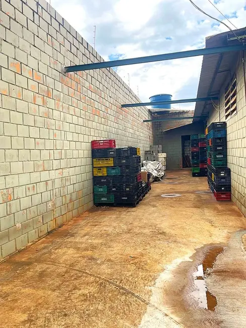 Foto 1 de Armazém / Galpão à venda e para alugar, 361m2 em Elias Fausto - SP