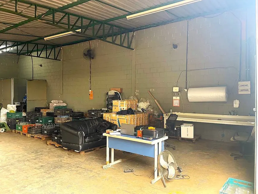 Foto 2 de Armazém / Galpão à venda e para alugar, 361m2 em Elias Fausto - SP