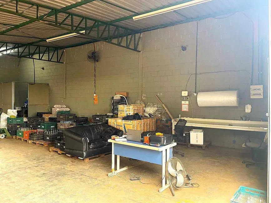 Foto 2 de Armazém / Galpão à venda, 361m2 em Elias Fausto - SP