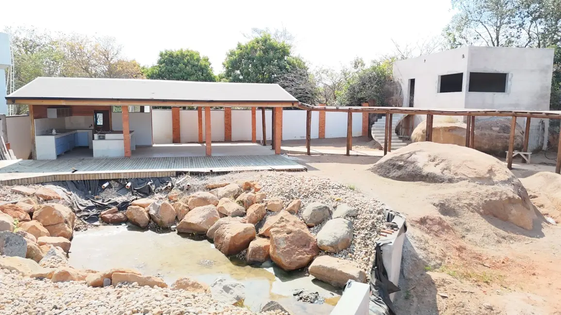 Foto 3 de Chácara com 3 quartos à venda, 3000m2 em Jardim dos Laranjais, Indaiatuba - SP